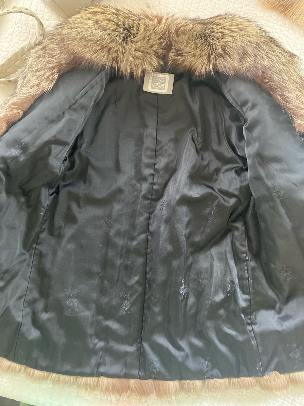 Saga Fox Silver Fox Fur Coat size Medium / Large (read description re: size) - Picture 4 of 10